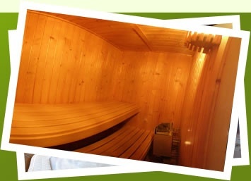 Poolanlage mit finnischer Sauna 