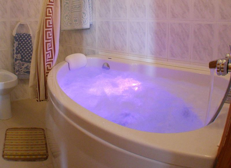 Baño con jacuzzi